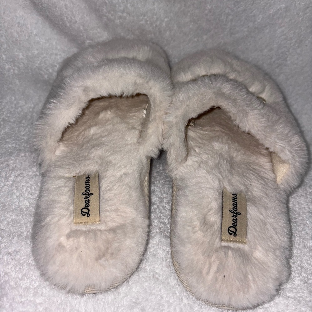 Bride to Be Slippers Size 7-8 - Picture 3 of 5